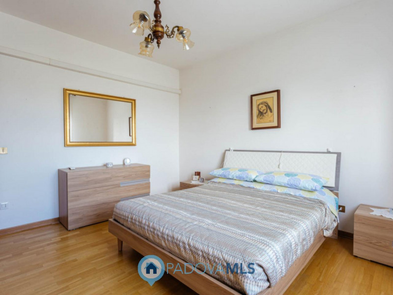 Immobile in esclusiva al Gruppo Padova MLS
Nel centro di Agna, all’interno di una piccola palazzi...