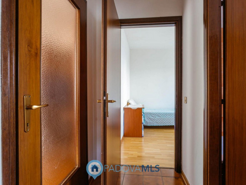 Immobile in esclusiva al Gruppo Padova MLS
Nel centro di Agna, all’interno di una piccola palazzi...