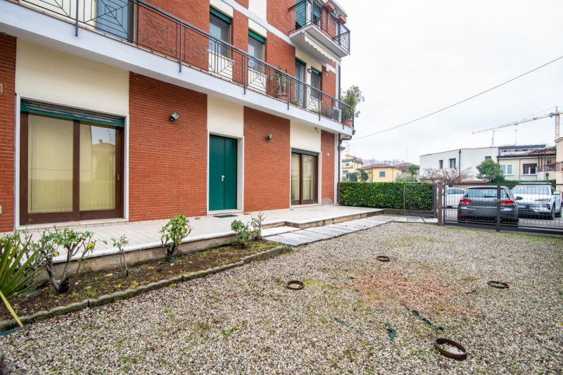 In una delle zone più prestigiose di Padova, precisamente nel quartiere residenziale di Porta Tre...