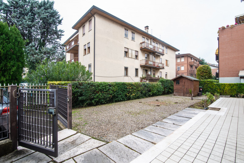 In una delle zone più prestigiose di Padova, precisamente nel quartiere residenziale di Porta Tre...