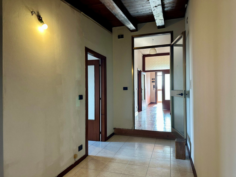 Ad Abano Terme, nella tranquilla e verdeggiante zona del quartiere San Lorenzo, comodamente colle...