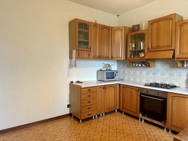 Abano Terme, nella zona più verdeggiante del quartiere San Lorenzo e con comodo collegamento all'...