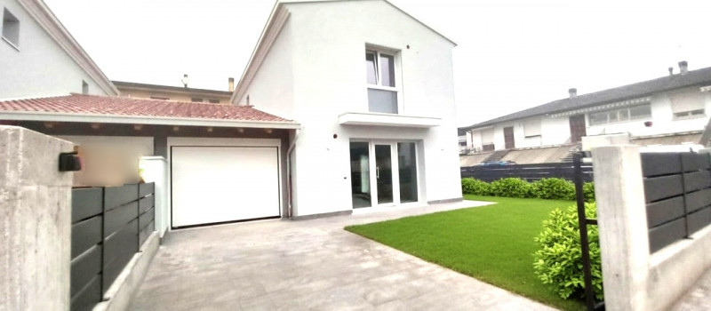 In una delle zone più richieste di Camisano Vicentino, nella tranquilla e servita località di San...