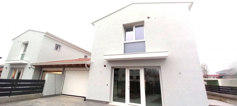 In una delle zone più richieste di Camisano Vicentino, nella tranquilla e servita località di San...