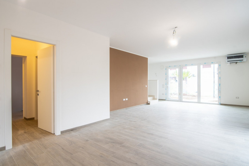 In una delle zone più ricercate di Camisano Vicentino, nella tranquilla e servita località di San...