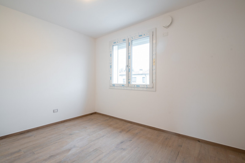 In una delle zone più ricercate di Camisano Vicentino, nella tranquilla e servita località di San...