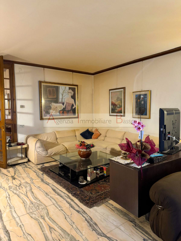 CENTRALISSIMO – APPARTAMENTO DI RAPPRESENTANZA IN PALAZZO SIGNORILE

Nel cuore della città, all’i...