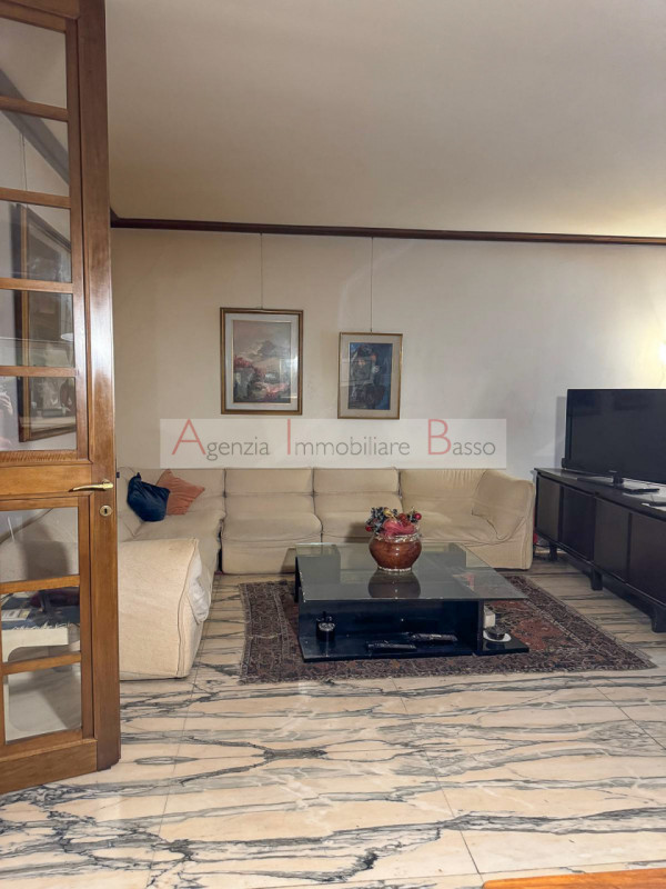 CENTRALISSIMO – APPARTAMENTO DI RAPPRESENTANZA IN PALAZZO SIGNORILE

Nel cuore della città, all’i...