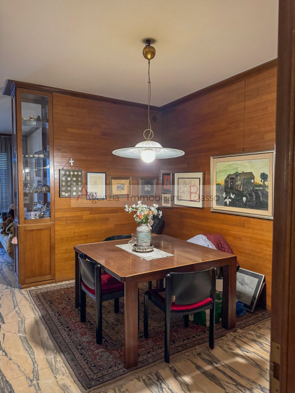 CENTRALISSIMO – APPARTAMENTO DI RAPPRESENTANZA IN PALAZZO SIGNORILE

Nel cuore della città, all’i...