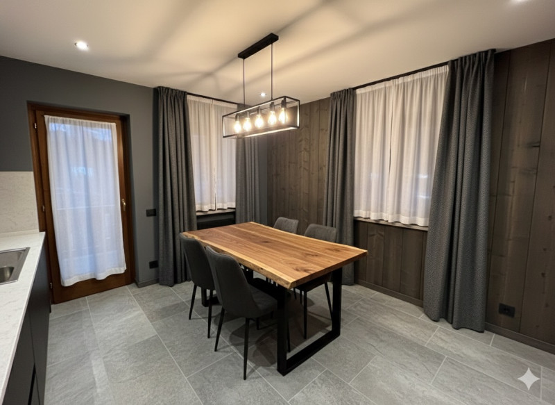 Nel cuore di Asiago, a soli due minuti a piedi dal centro, proponiamo un appartamento elegante e ...