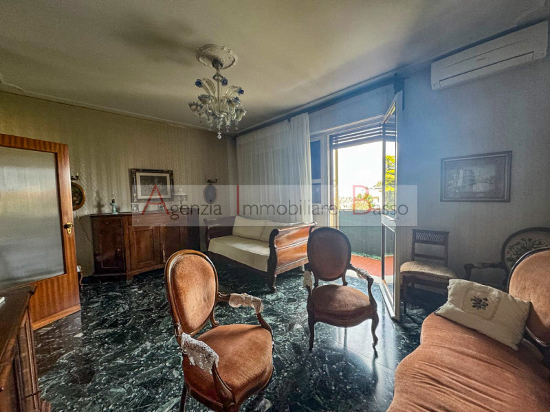 ZONA GUIZZA – Ultimo piano con vista aperta sul verde 
In una piccola palazzina e in zona tranqui...