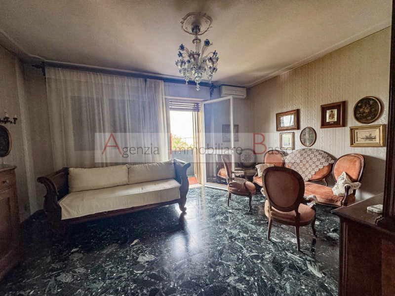 ZONA GUIZZA – Ultimo piano con vista aperta sul verde 
In una piccola palazzina e in zona tranqui...
