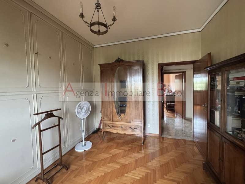 ZONA GUIZZA – Ultimo piano con vista aperta sul verde 
In una piccola palazzina e in zona tranqui...