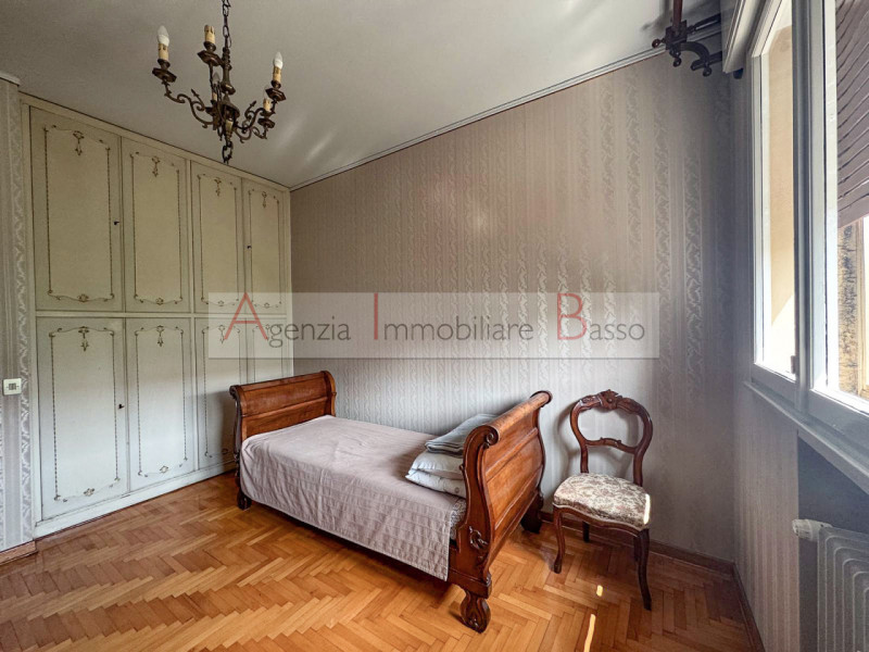 ZONA GUIZZA – Ultimo piano con vista aperta sul verde 
In una piccola palazzina e in zona tranqui...