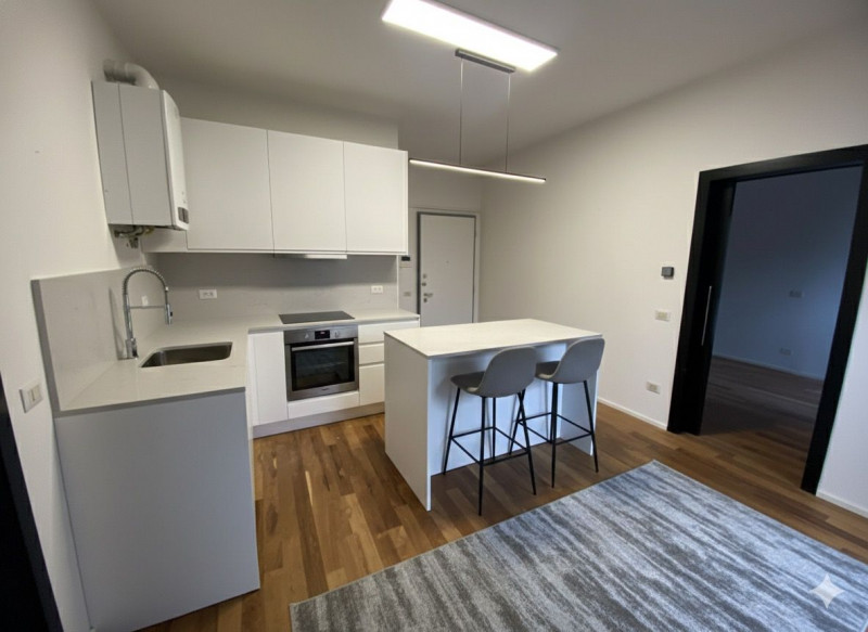 Scopri questo elegante appartamento trilocale nel prestigioso quartiere di Viale Milano, a Vicenz...