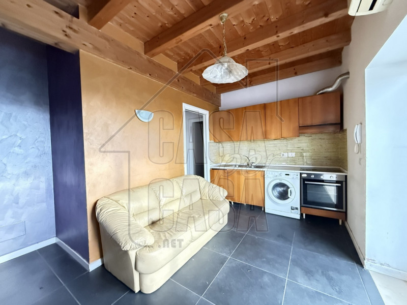 Scopri questo splendido attico trilocale situato nel cuore della vivace zona di Stanga a Padova. ...