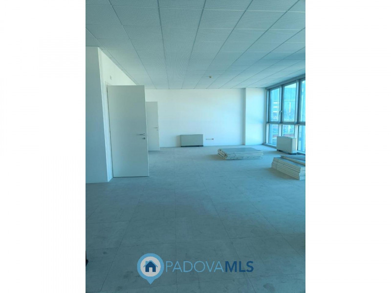 Immobile in esclusiva al Gruppo Padova MLS

Padova via venezia ufficio al piano secondo fronte st...