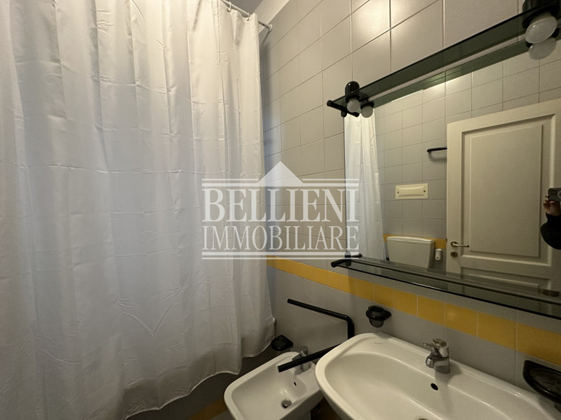 VIALE MARGHERITA: In zona ben servita e vicino al polo universitario proponiamo in affitto un min...