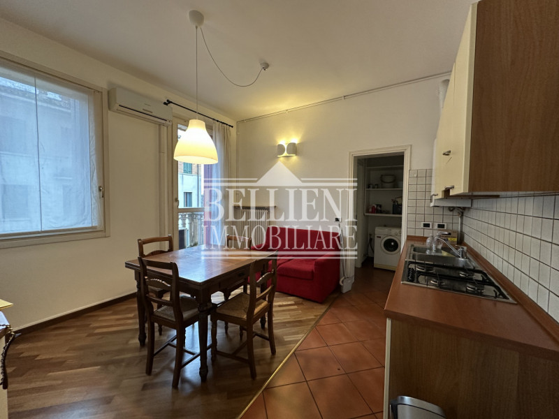 VIALE MARGHERITA: In zona ben servita e vicino al polo universitario proponiamo in affitto un min...