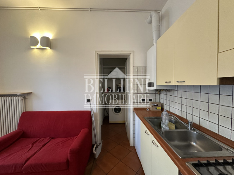 VIALE MARGHERITA: In zona ben servita e vicino al polo universitario proponiamo in affitto un min...