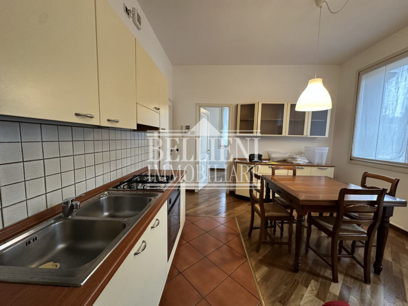 VIALE MARGHERITA: In zona ben servita e vicino al polo universitario proponiamo in affitto un min...