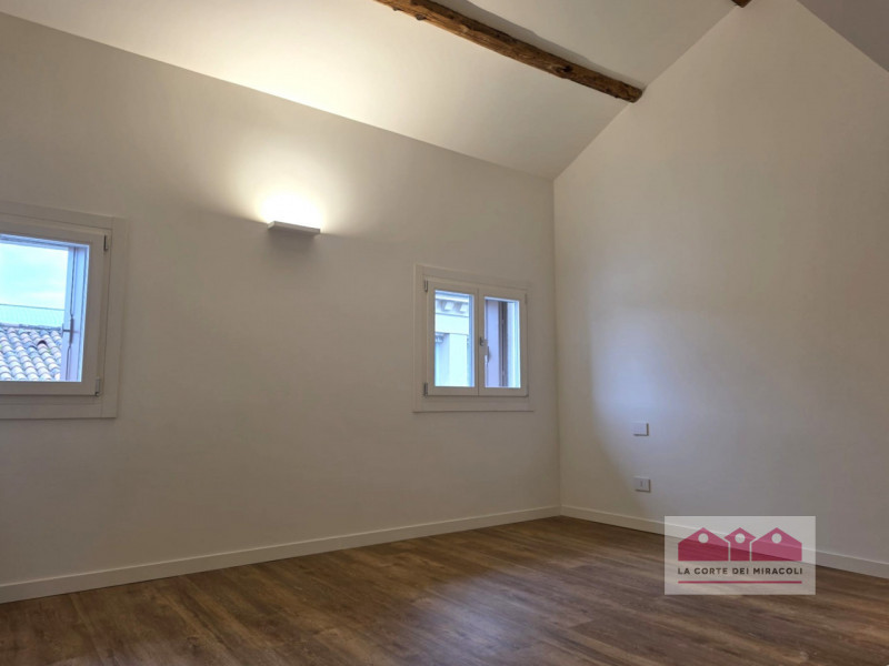 CONTRA' PORTI: BICAMERE IN CENTRO STORICO COMPLETAMENTE RINNOVATO AD ALTA EFFICIENZA ENERGETICA C...