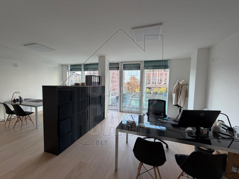 Scopri questo splendido appartamento quadrilocale in vendita situato nel cuore del Centro Storico...