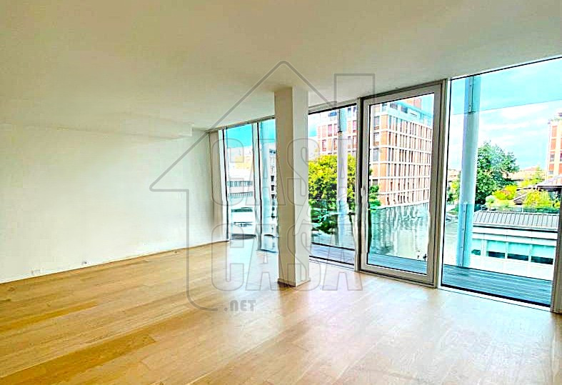 Scopri questo splendido appartamento quadrilocale in vendita situato nel cuore del Centro Storico...