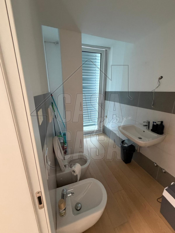 Scopri questo splendido appartamento quadrilocale in vendita situato nel cuore del Centro Storico...