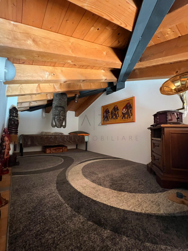 Proponiamo in vendita una splendida porzione bifamiliare situata nel cuore di Castelfranco Veneto...