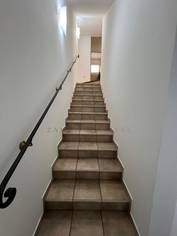 Proponiamo in vendita una splendida porzione bifamiliare situata nel cuore di Castelfranco Veneto...