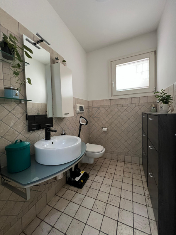 Proponiamo in vendita una splendida porzione bifamiliare situata nel cuore di Castelfranco Veneto...