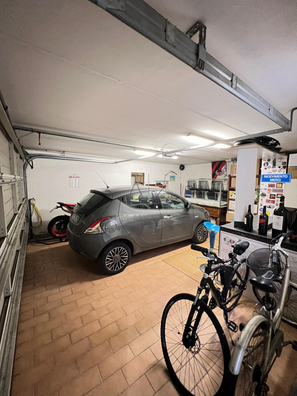 Proponiamo in vendita una splendida porzione bifamiliare situata nel cuore di Castelfranco Veneto...