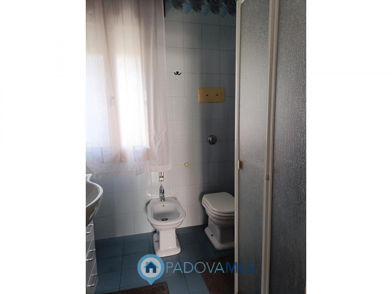 Immobile in esclusiva al Gruppo Padova MLS
Tencarola interessante appartamento in bifamilare, com...