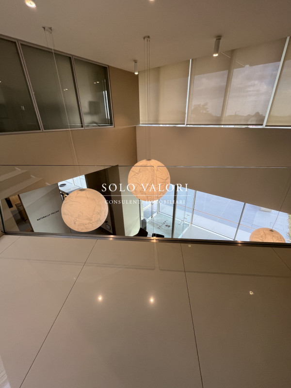 D223a - (Fabrizio - 393 1710719). Proponiamo a breve distanza da Cittadella, capannone di comples...