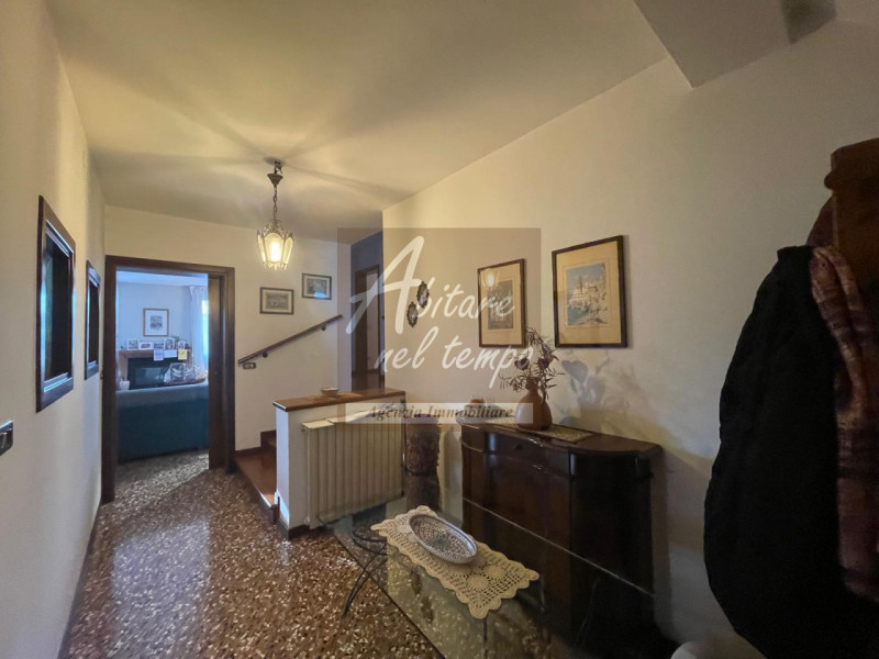 CITTADELLA (PD)

In esclusiva proponiamo in vendita una casa singola con giardino privato di 1.00...