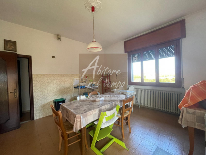 CITTADELLA (PD)

In esclusiva proponiamo in vendita una casa singola con giardino privato di 1.00...