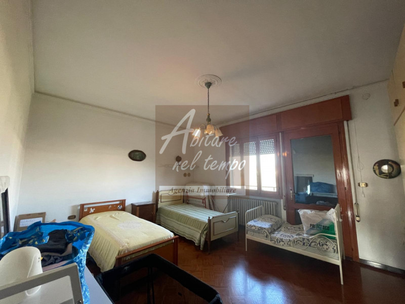 CITTADELLA (PD)

In esclusiva proponiamo in vendita una casa singola con giardino privato di 1.00...