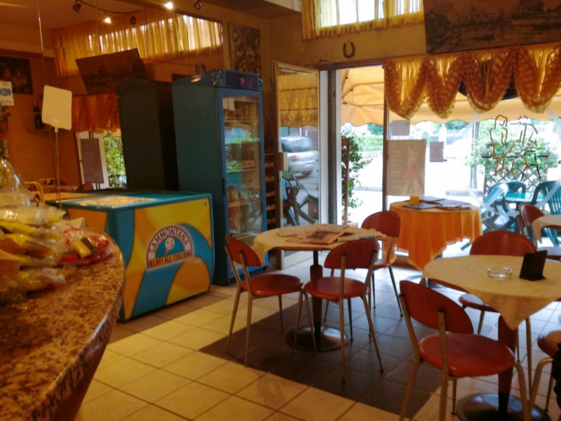 Avviata attività di Bar con Tabaccheria in zona strategica vicino a scuole, supermercato, farmaci...