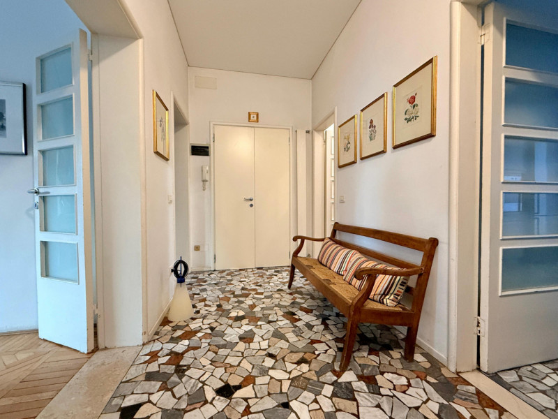 Padova (Città Giardino): in stabile signorile di sole sei unità, si affittano tre stanze in appar...