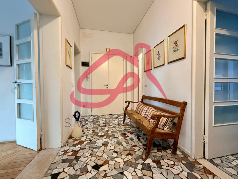 Padova (Città Giardino): in stabile signorile di sole sei unità, si affittano tre stanze in appar...