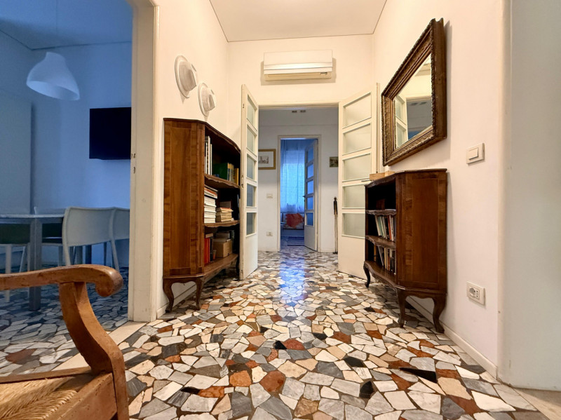 Padova (Città Giardino): in stabile signorile di sole sei unità, si affittano tre stanze in appar...