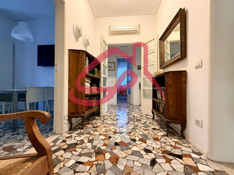 Padova (Città Giardino): in stabile signorile di sole sei unità, si affittano tre stanze in appar...