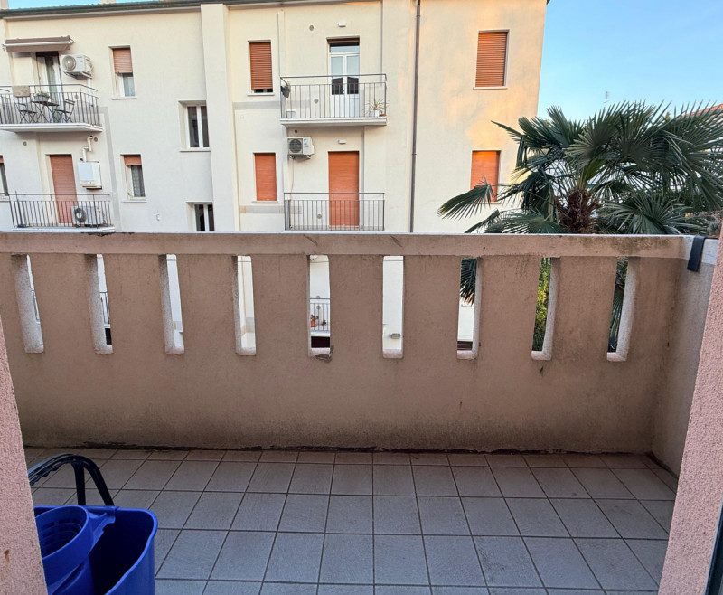 Padova (Città Giardino): in stabile signorile di sole sei unità, si affittano tre stanze in appar...