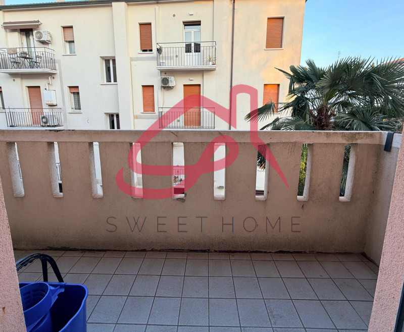 Padova (Città Giardino): in stabile signorile di sole sei unità, si affittano tre stanze in appar...