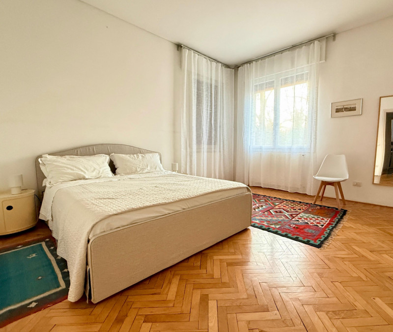 Padova (Città Giardino): in stabile signorile di sole sei unità, si affittano tre stanze in appar...