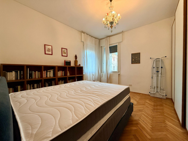 Padova (Città Giardino): in stabile signorile di sole sei unità, si affittano tre stanze in appar...