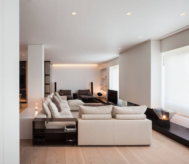 PADOVA CENTRO zona SAVONAROLA - PONTE DEI TADI in elegante PALAZZO completamente RISTRUTTURATO nu...