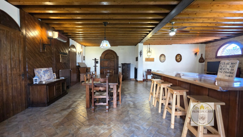 CEDESI BELLISSIMO IMMOBILE CON ATTIVITÀ DI BED AND BREAKFAST nel cuore di Montagnana, una delle c...