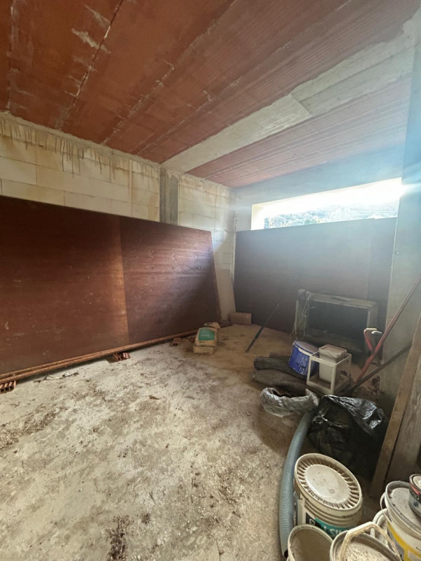 In contesto tranquillo e comodo a tutti i servizi, proponiamo casa di corte centrale completament...